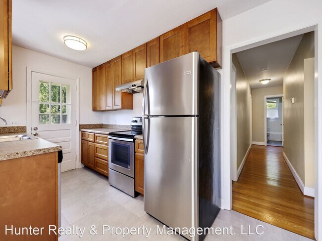 Building Photo - 3 br, 1 bath House - 1046 Madison Avenue