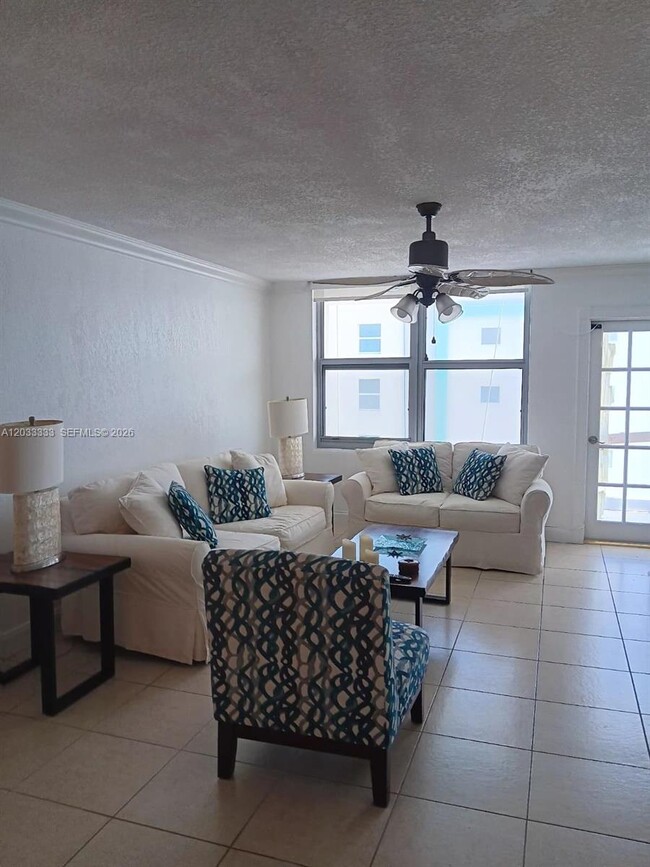 Foto del edificio - 9225 Collins Ave