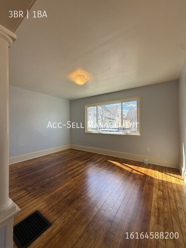 Foto del edificio - 564 Fremont Ave NW