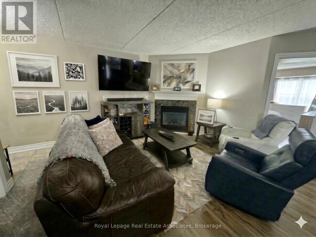 Building Photo - 1460 Bishops Gate