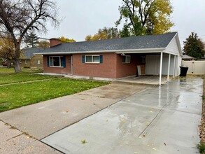 Building Photo - 445 E 700 S