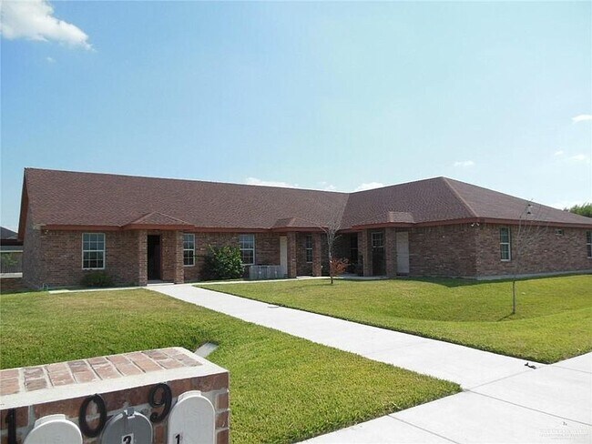 Vista de frente - 1109 W Eisenhower St