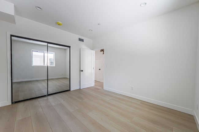 Foto del edificio - 1330 Tamarind Ave