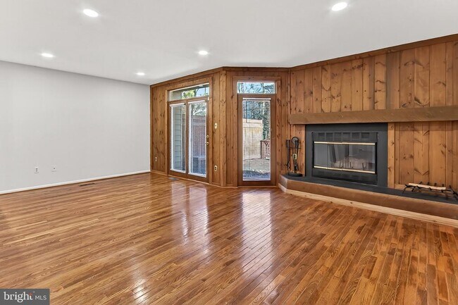 Foto del edificio - 4021 Lake Glen Rd