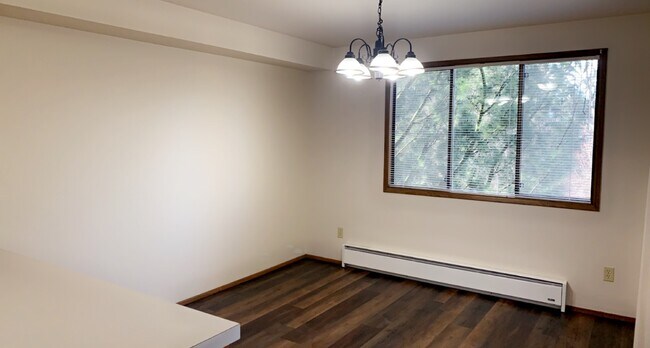 Building Photo - 307 La Villa Dr