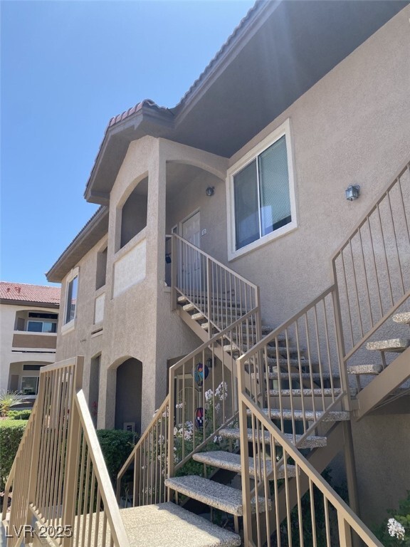 Building Photo - 2305 W Horizon Ridge Pkwy