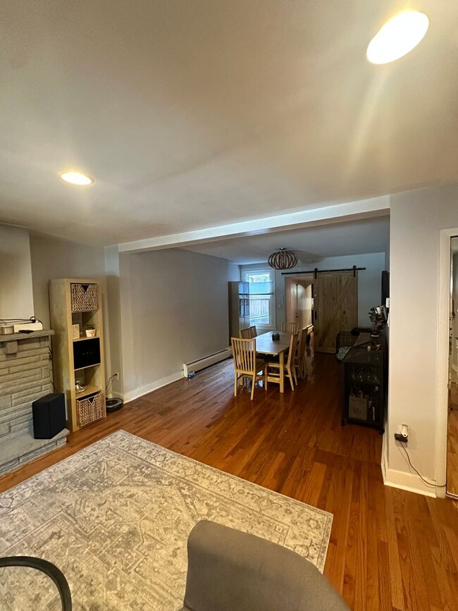 Building Photo - Beautifully Renovated 3-Bedroom Rental in ...