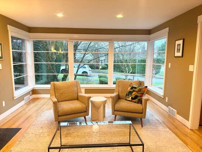 Building Photo - Location, Location! Magnolia Home for Rent!