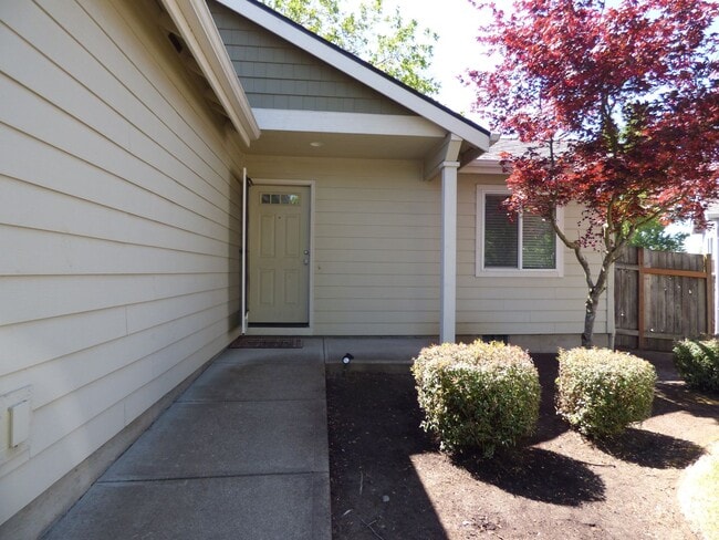 Foto del edificio - 3556-3558 Fisher Rd NE Salem, OR 97305