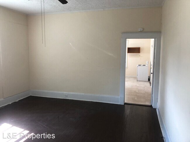 Foto del edificio - 1 br, 1 bath House - 220 Summit Ave.