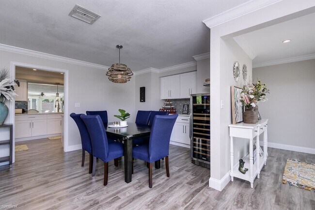 Building Photo - 3 br, 2 bath House - 1343 Walnut Ter