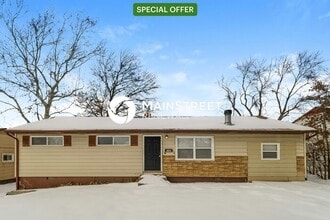 Building Photo - 6108 E 149th St