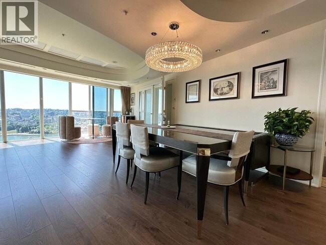 Building Photo - 388 Drake St