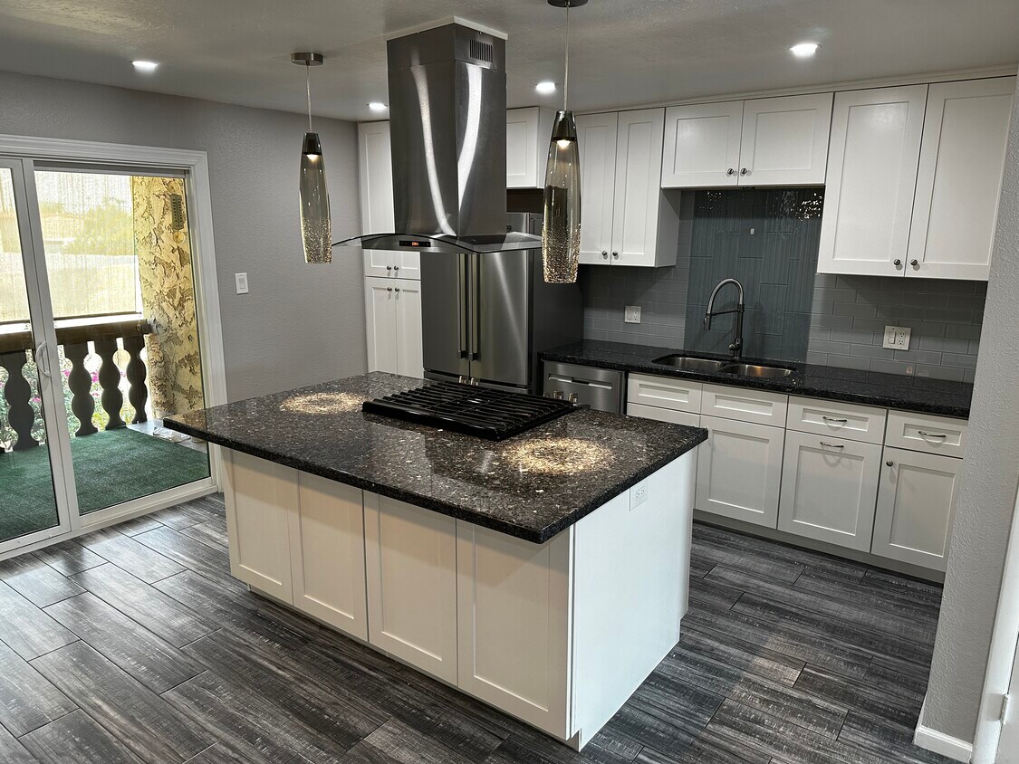 Foto principal - 4950 N Miller Rd