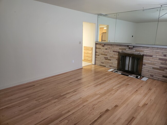 Dining Room - 1638 Middle Road