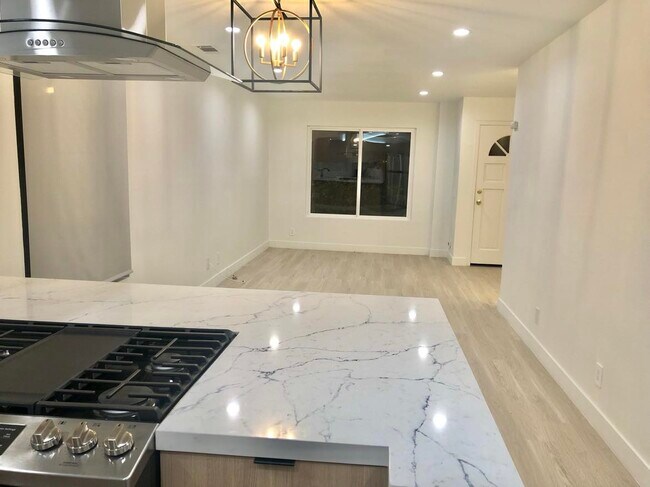 Building Photo - 2510 Cabrillo Ave