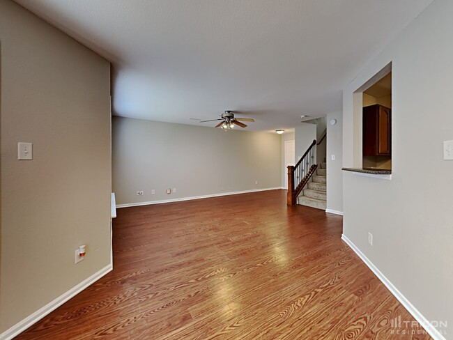 Building Photo - 1447 Pencross Ln