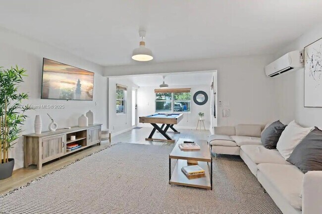 Foto del edificio - 300 SW 23rd St