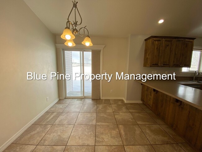 Building Photo - 3865 Cobalt Dr
