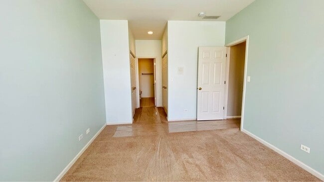 Building Photo - 591 Bridle Ct
