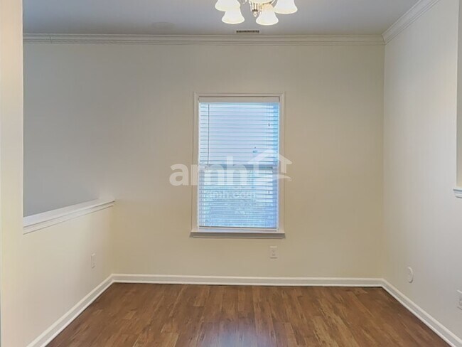 Foto del edificio - 9907 Fernspray Rd