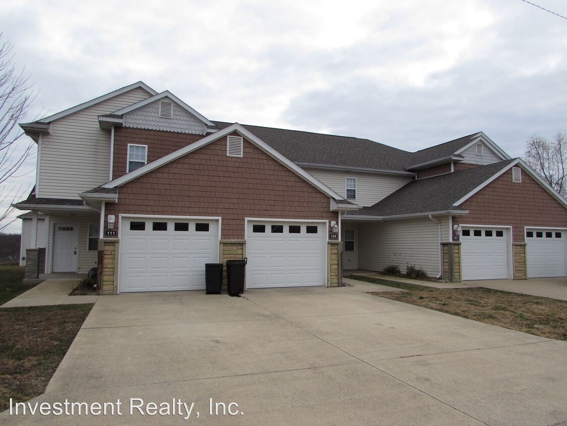 Primary Photo - 107 Andrews Dr