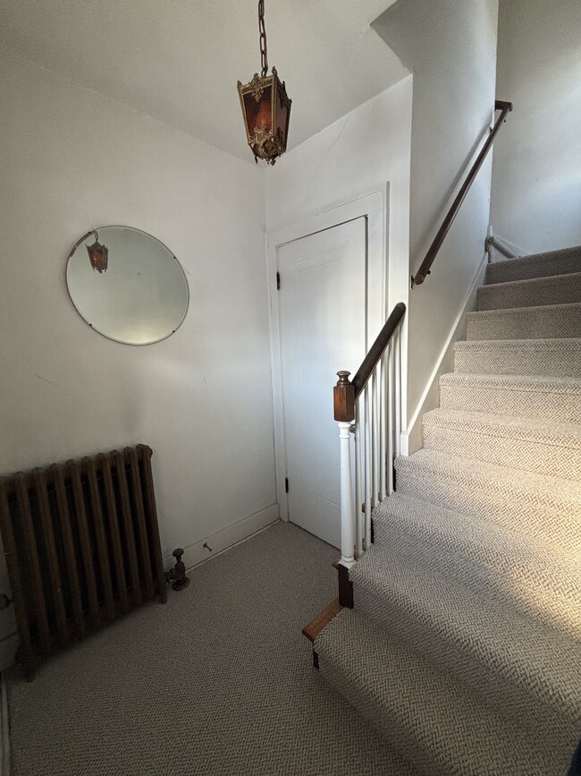 Building Photo - 211 Woodlawn Ave