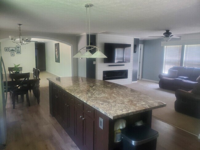 Foto del edificio - 4320 Old Liberty Pl