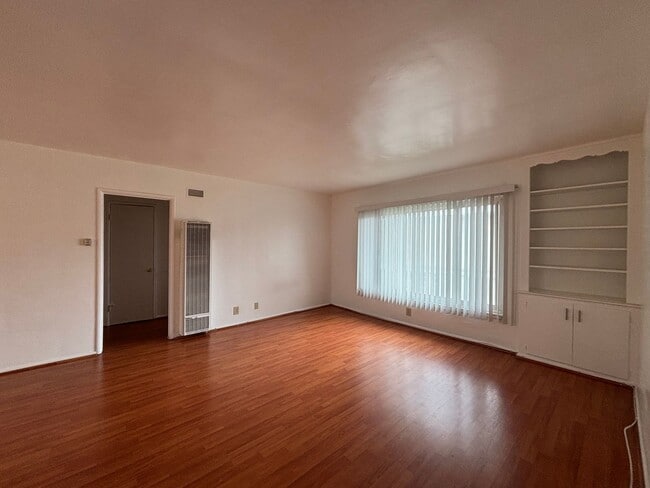 Foto del edificio - Chevy Chase, 719-729