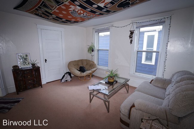 Building Photo - 1342 Jenifer St