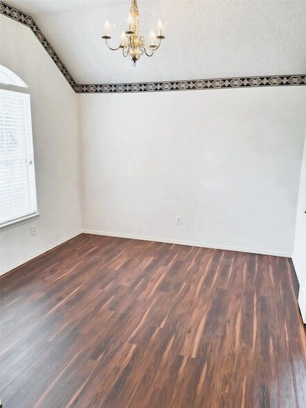 Building Photo - 9700 Summer Dr