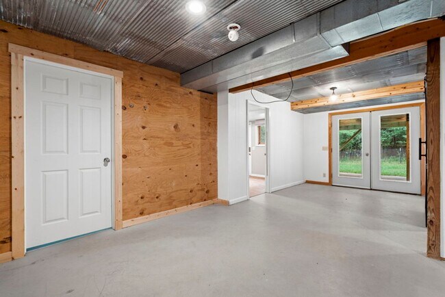 Building Photo - 10510 E Shady Ln