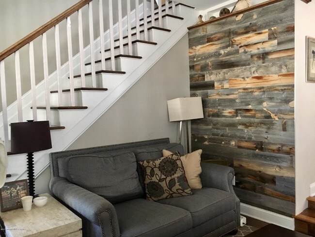 Building Photo - 306 Central Ave