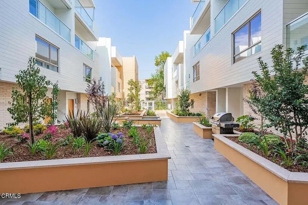 Foto principal - 137 S Wilson Ave
