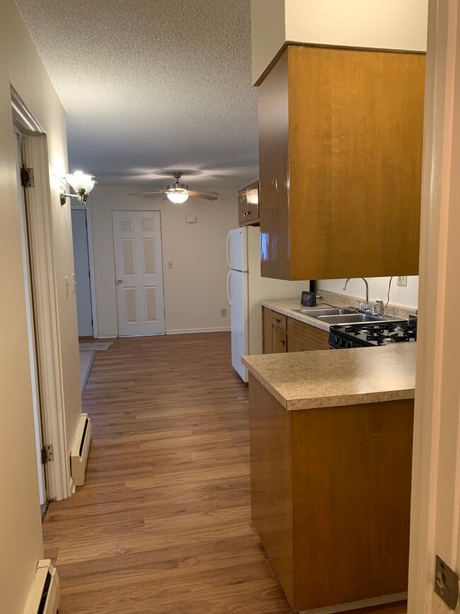 Building Photo - Pine Grove Apartments