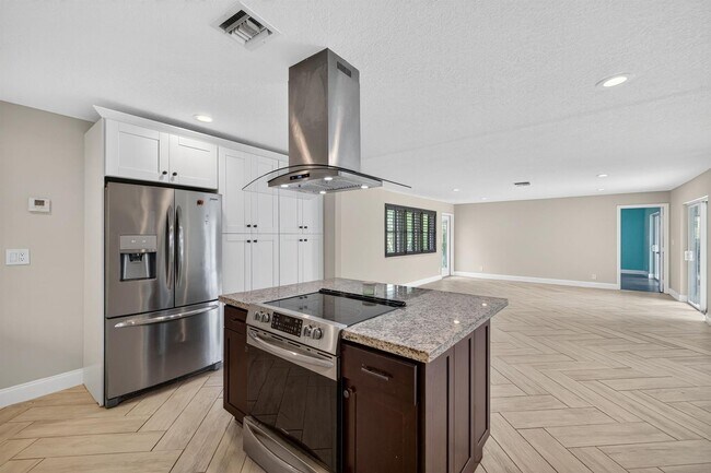 Foto del edificio - 1460 NE 57th Ct