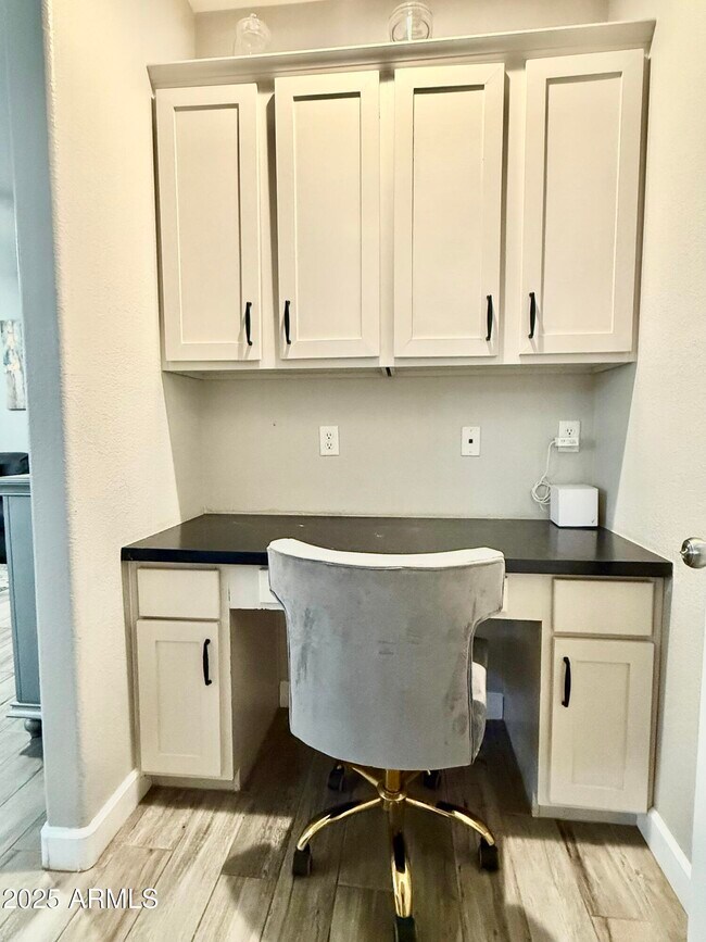 Foto del edificio - 3708 E Kerry Ln
