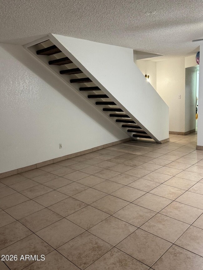 Building Photo - 1545 E Sahuaro Dr