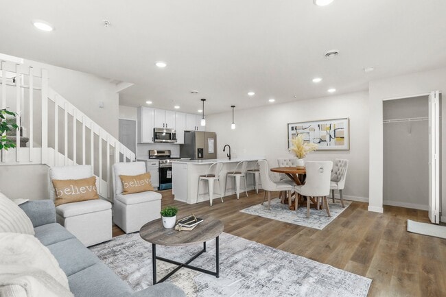 Building Photo - 940 Canter Dr