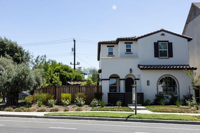 3 bedroom | 2.5 bathroom | Crocker Village Single Family Home - 3 bedroom | 2.5 bathroom | Crocker Village Single Family Home