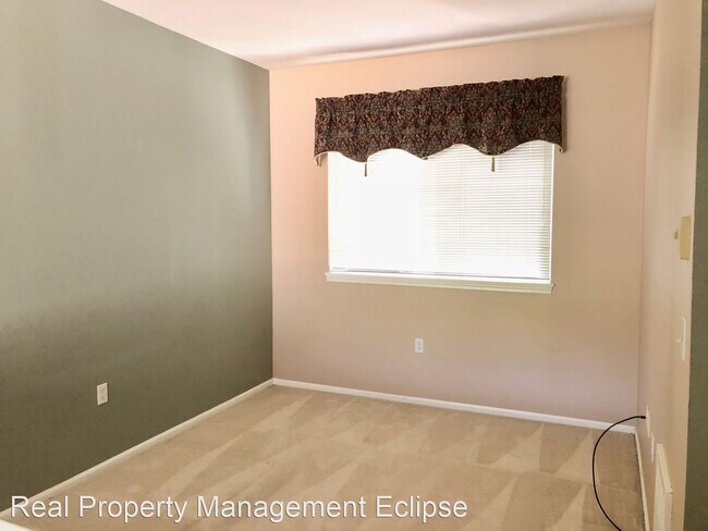 Building Photo - 2 br, 2.5 bath House - 5001 Davis PL S Unit E