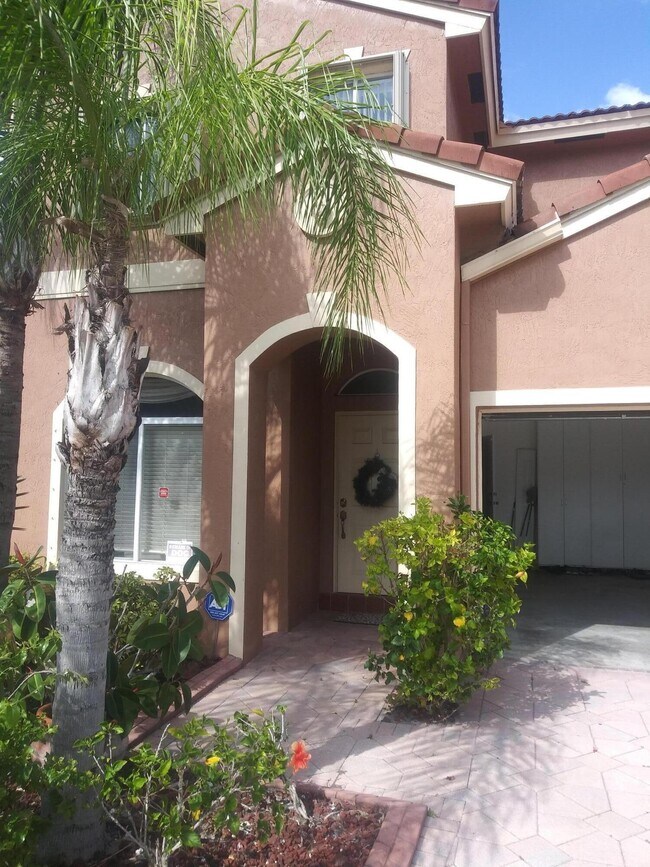 Building Photo - 4015 Banyan Trails Dr