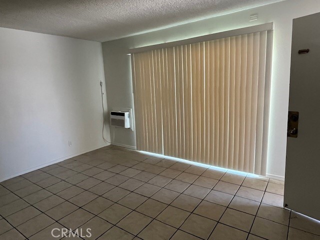 Building Photo - 686 E Cottonwood Rd