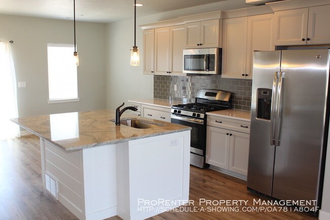 Foto del edificio - Gorgeous 2 Bed, 4 Bath Station Park Townhome