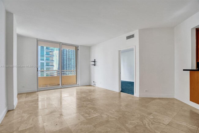 Building Photo - 888 Brickell Key Dr