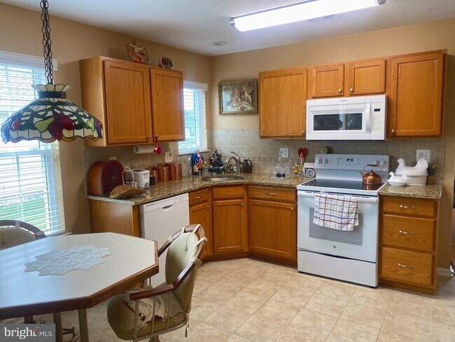 Building Photo - 9 Mountain Ash Pl