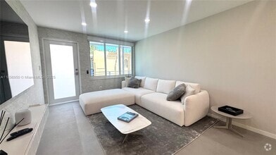 Building Photo - 405 N Hibiscus Dr