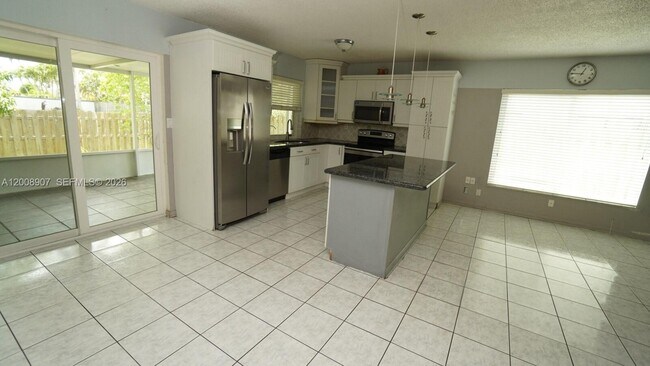 Foto del edificio - 3160 NW 101st Ave