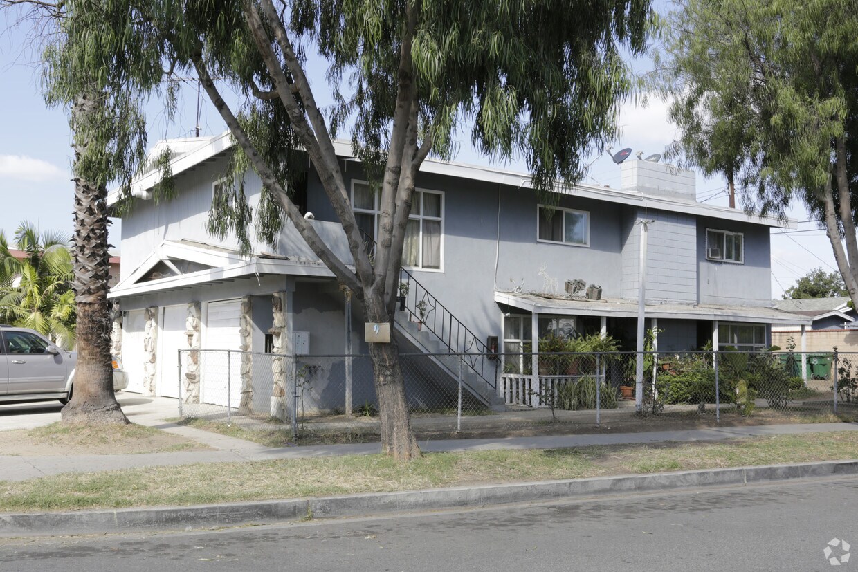 Foto principal - 2225 W Anahurst St