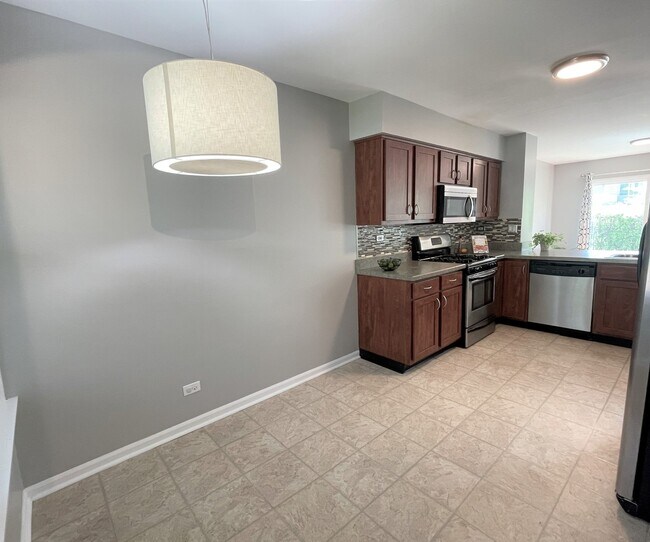 Building Photo - 868 Brompton Ct